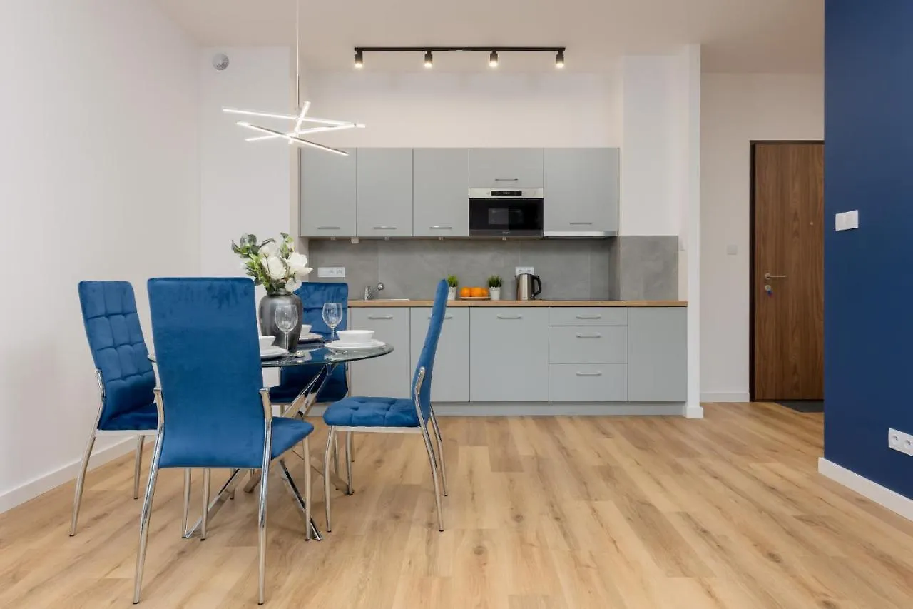 Apartment Avenue Solidarnosci On Wola By Noclegi Renters 华沙