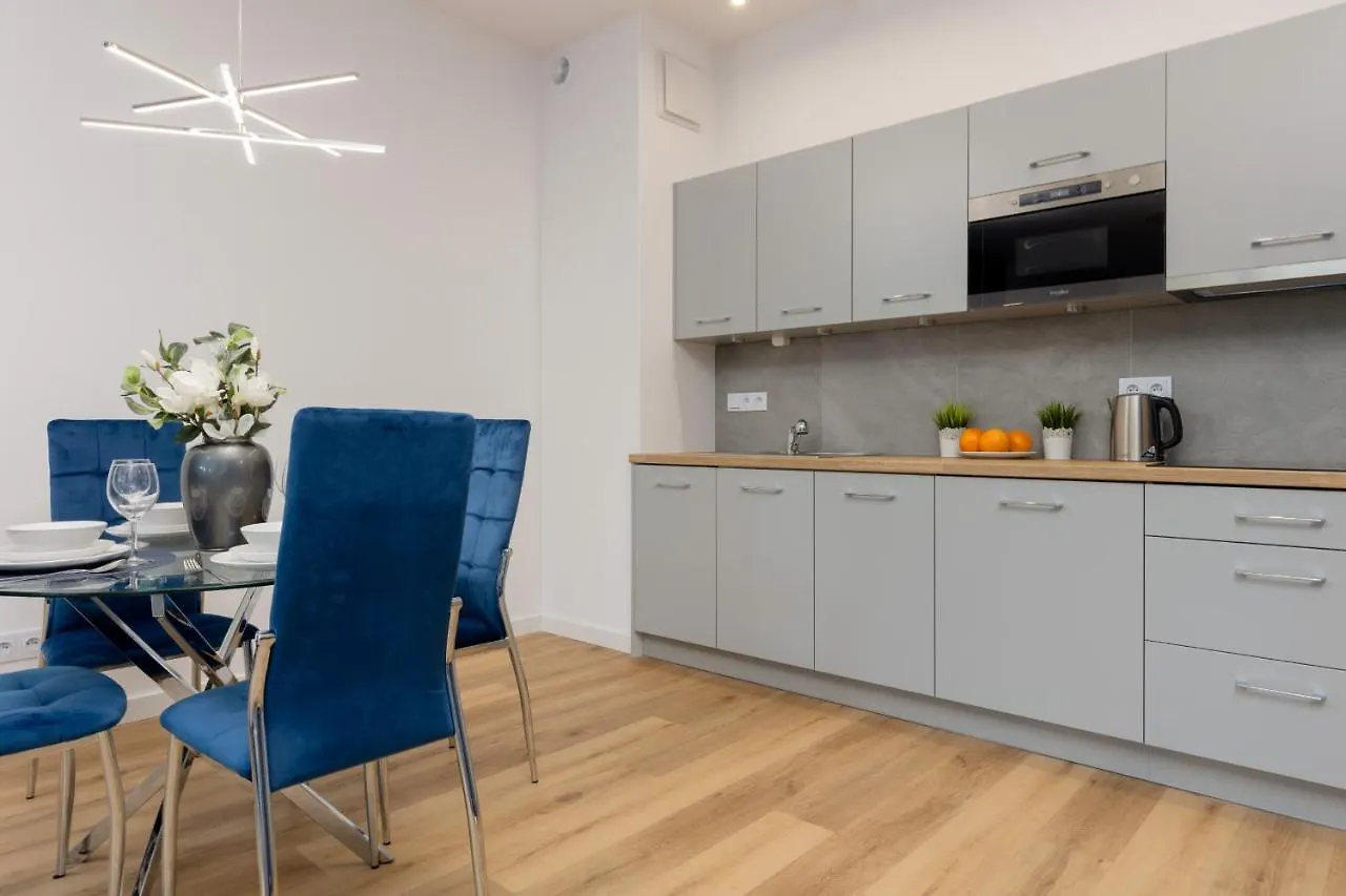 Apartment Avenue Solidarnosci On Wola By Noclegi Renters 华沙 波兰